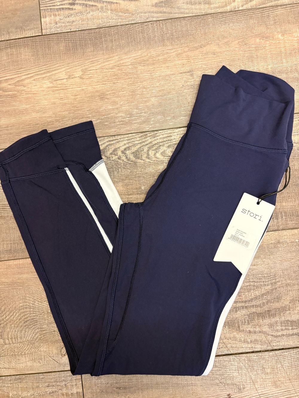 Stori Women’s Size 8 NWT Navy Leggings with White Side Accent